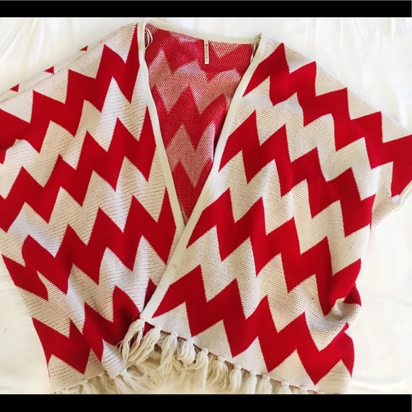 Chevron patterned oversized poncho - Picture 1 of 3